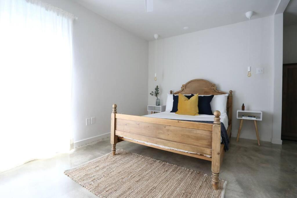 Concrete Suite 5 Min Walk To Shands Uf 게인즈빌 외부 사진