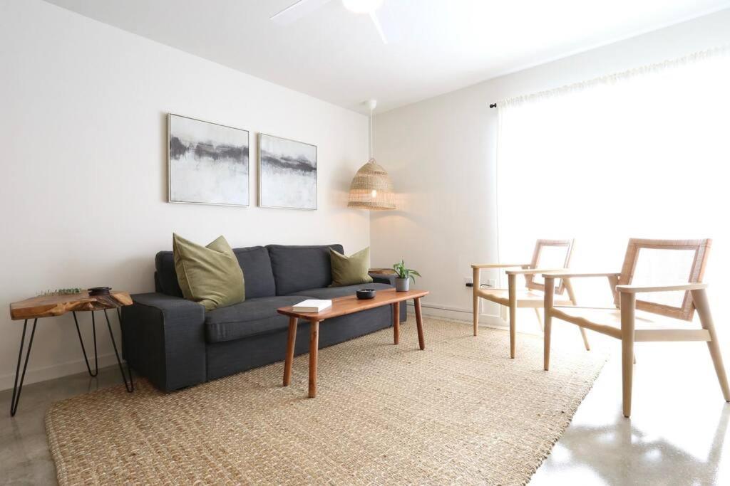Concrete Suite 5 Min Walk To Shands Uf 게인즈빌 외부 사진